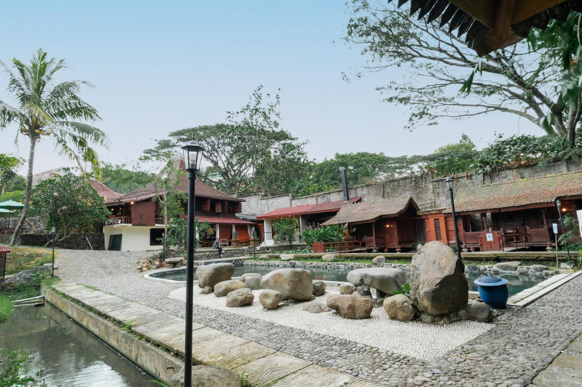 ปาดี เฮอริเทจ โฮเต็ล Hotel มะลัง ภายนอก รูปภาพ